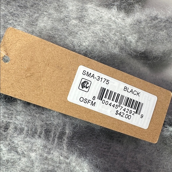 NEW Women's STEVE MADDEN LOFTY PLAID BLANKET WRAP SCARF - Picture 3 of 3